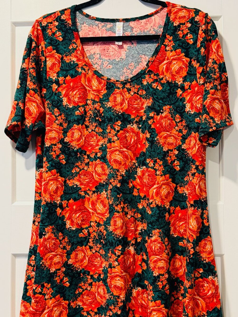 LuLaRoe Red Roses Floral Knit Short-Sleeve Dress